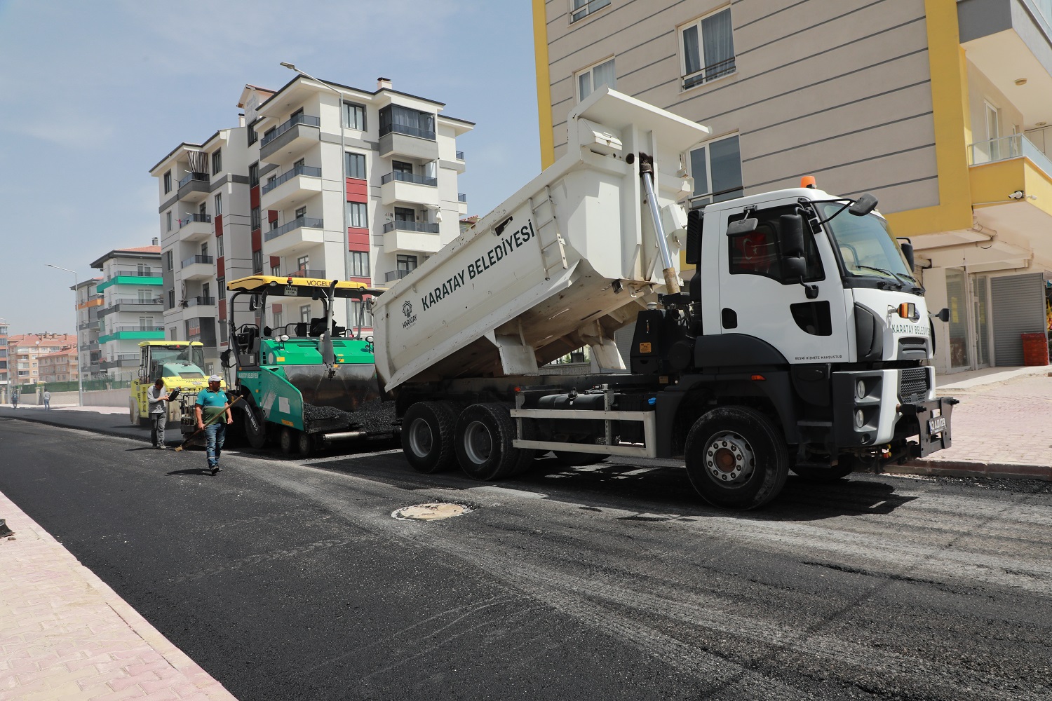 Karatay'da Erenler ve Mengene Mahallelerine Asfalt Çalışması