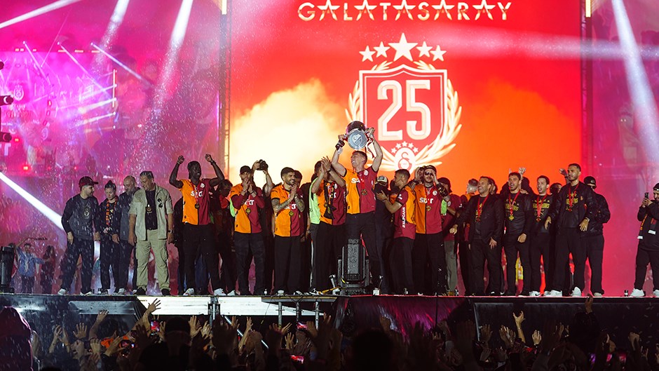 Galatasaray Şampiyonluk Kutlamasıyla Coştu