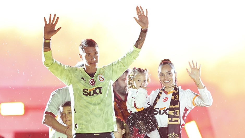 Fernando Muslera Galatasaray'a Veda Ediyor: 13 Yıllık Efsane Son Buluyor