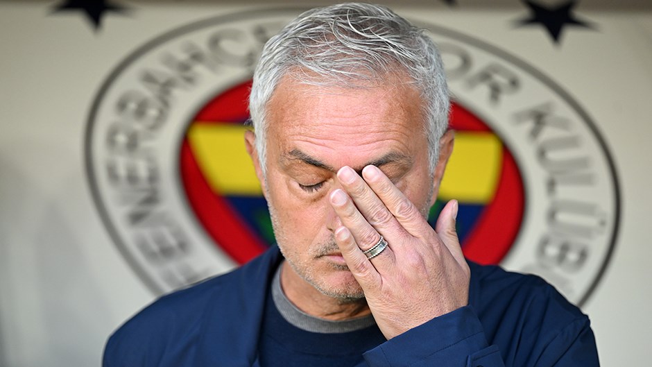 Fenerbahçe'de Jose Mourinho Dönemi Sona Erdi, Yeni Teknik Direktör Arayışları Başladı