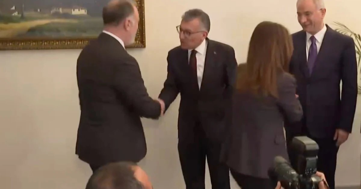 AK Parti ve DEM Parti Heyetleri Meclis'te Görüşmeye Başladı