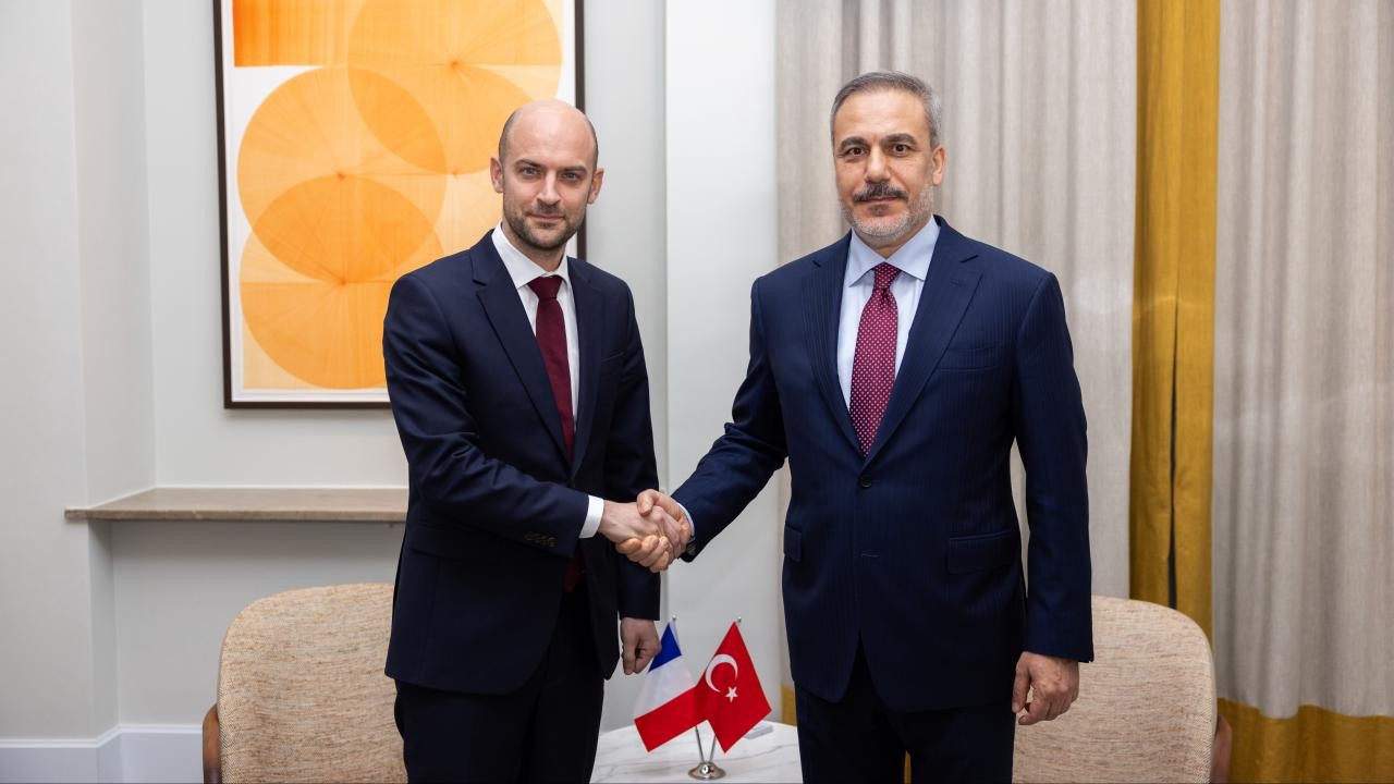 Dışişleri Bakanı Fidan, Fransa Dışişleri Bakanı Barrot ile Görüştü