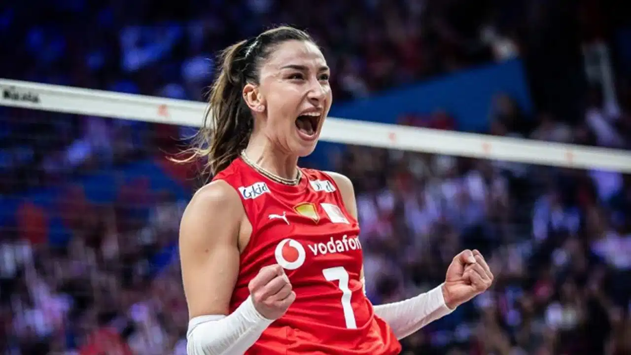 Fenerbahçe Kadın Voleybol Takımı Hande Baladını Transfer Etti
