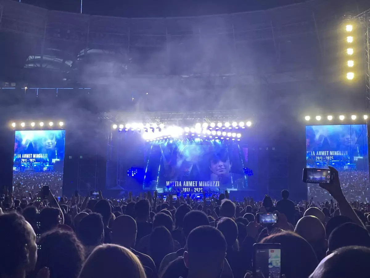 Guns N Roses, İstanbul Konserinde Mattia Ahmet Minguzzi'yi Unutmadı