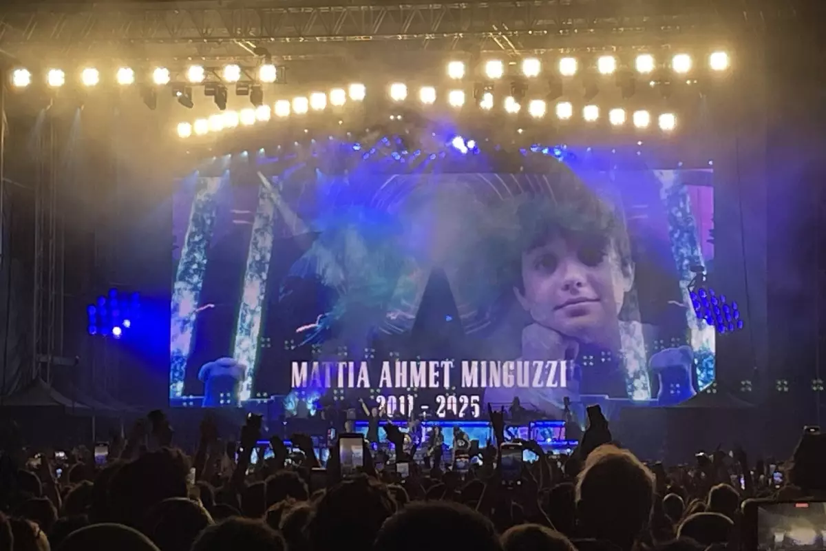 Guns N' Roses Türkiye Konserinde Mattia Ahmet Minguzzi'yi Andı