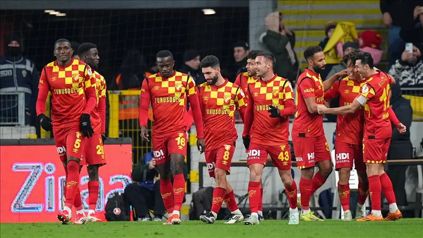 Göztepe'de Peş Peşe Ayrılıklar: 4 Futbolcu Takıma Veda Etti