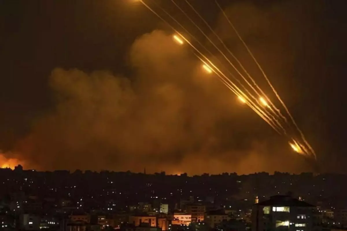İran'dan İsrail'e Yeni Füze Saldırısı: Hayfa ve Tel Aviv'e Tahliye Çağrısı