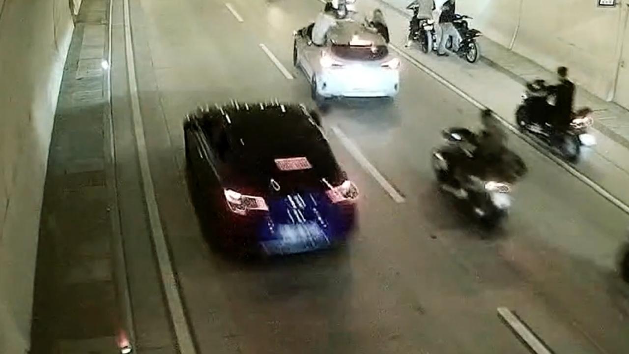 Beyoğlu'nda Motosiklet Sürücülerine Tüneli Kapattıkları İçin 133 Bin 745 Lira Ceza