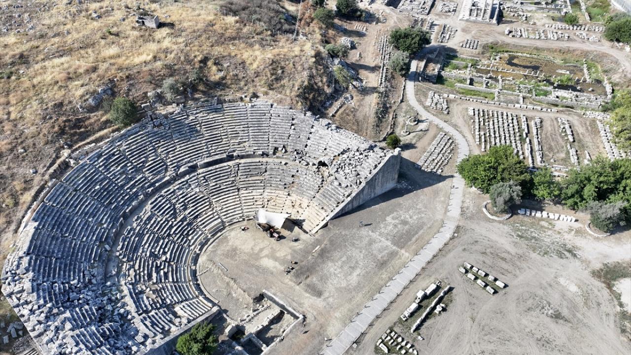 Muğla Letoon Kutsal Alanı'ndaki 8 Bin Kişilik Tiyatro Restore Ediliyor