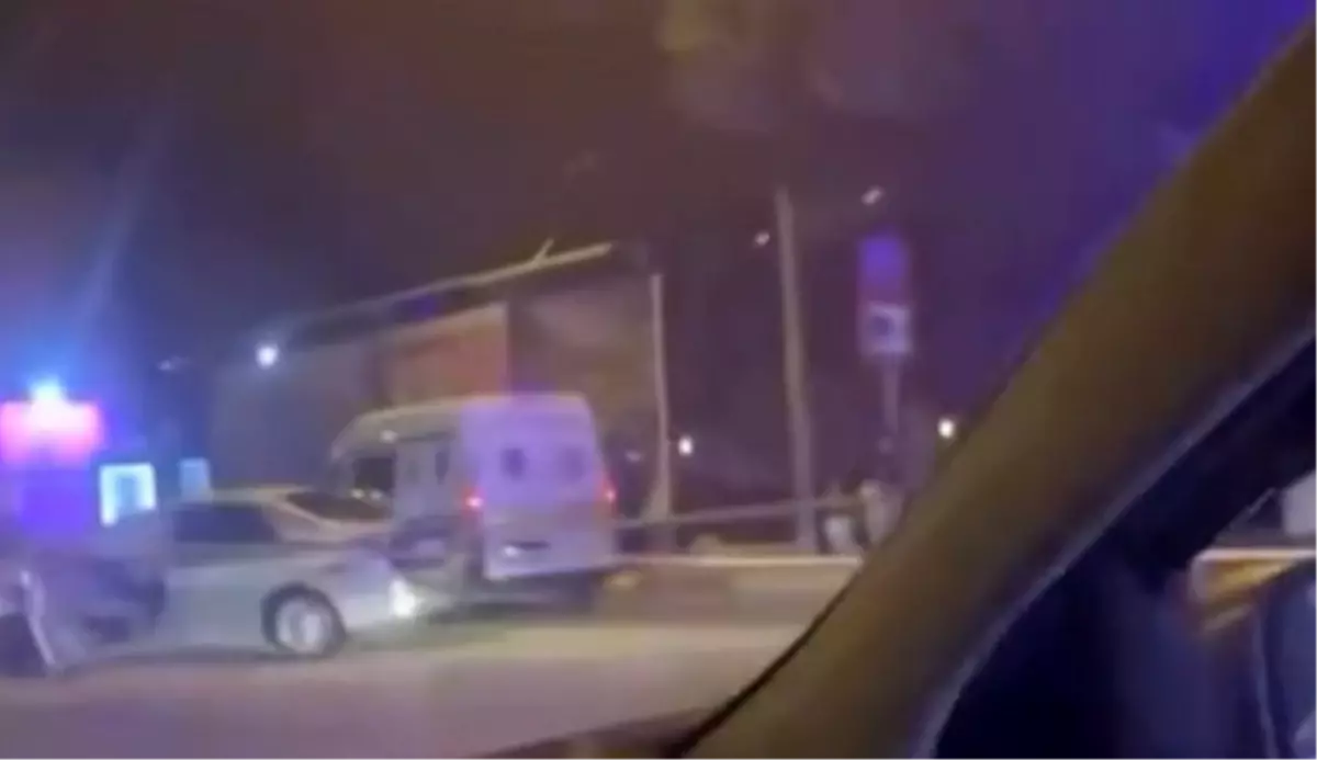 Antalya'da Feci Kaza: Baba ve Oğlu Otomobil Çarpmasıyla Hayatını Kaybetti