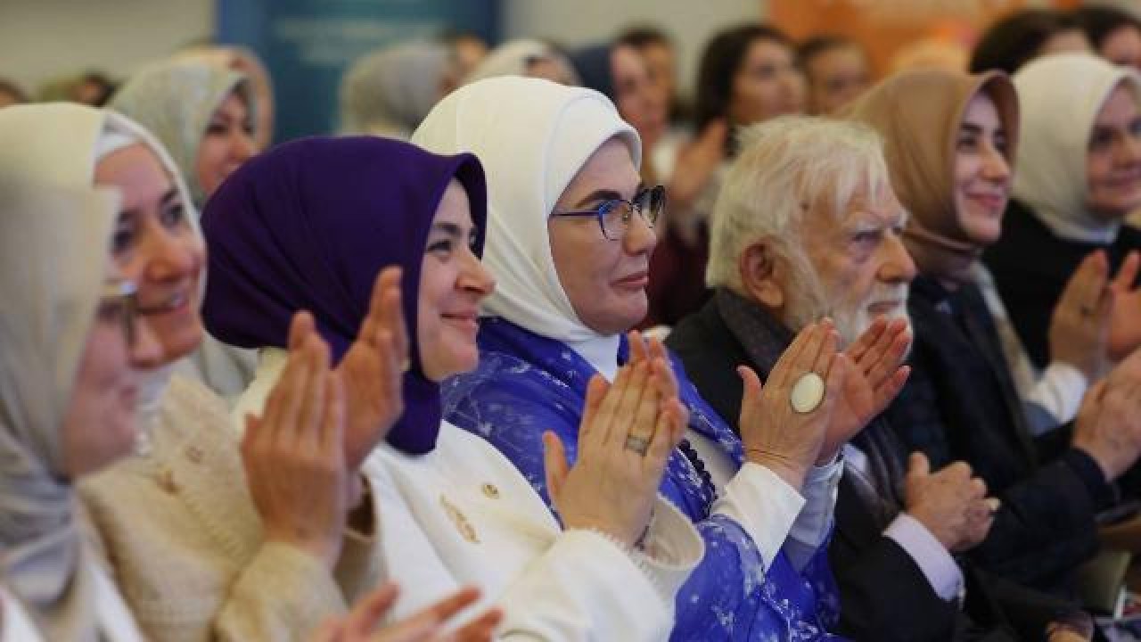 Emine Erdoğan'dan AK Parti Kadın Kolları'na Destek Mesajı