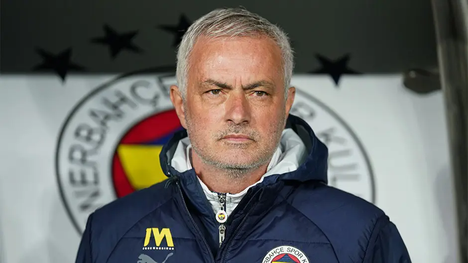 Fenerbahçe'de Kaleci Kararı Netleşti: Mourinho'nun Seçimi Açıklandı
