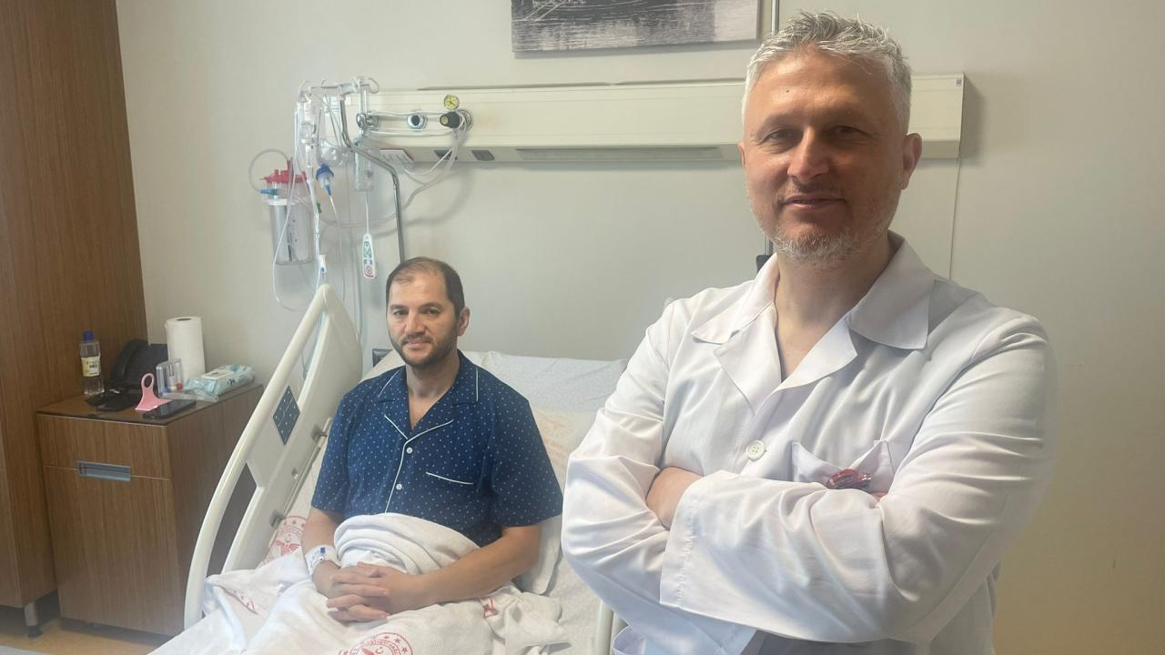 Aort Hastalığı Tedavisi: Göğüs Kafesi Açılmadan Küçük Kesiyle Başarılı Ameliyat