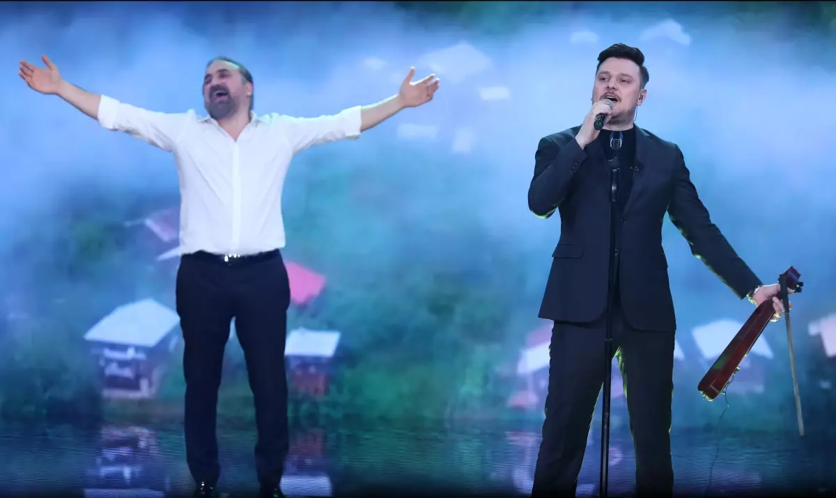 Volkan Konak Bu Akşam Kanal D'de Müzik Ziyafeti Sunacak