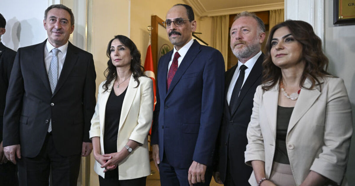 MİT Başkanı Kalın, Terörsüz Türkiye Hedefiyle Partilerle İstişare Etti