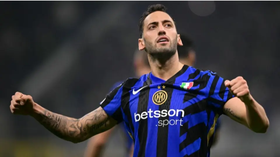 Fenerbahçe'ye Hakan Çalhanoğlu Şoku: Al-Hilal Devreye Girdi