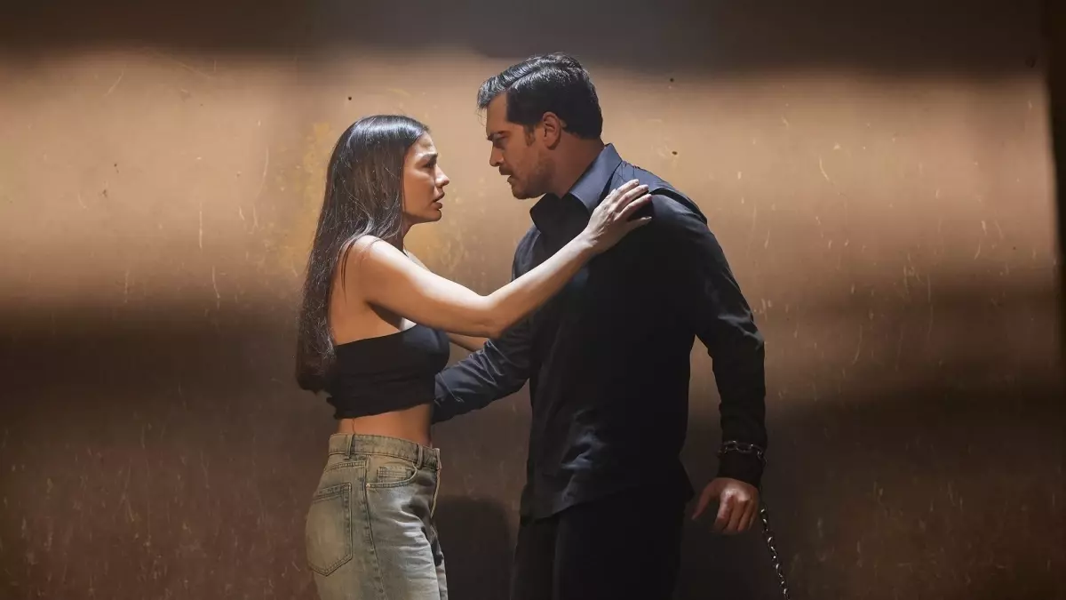 Çağatay Ulusoy ve Ozan Akbaba'nın Yeni Bıyıkları Sosyal Medyayı İkiye Böldü