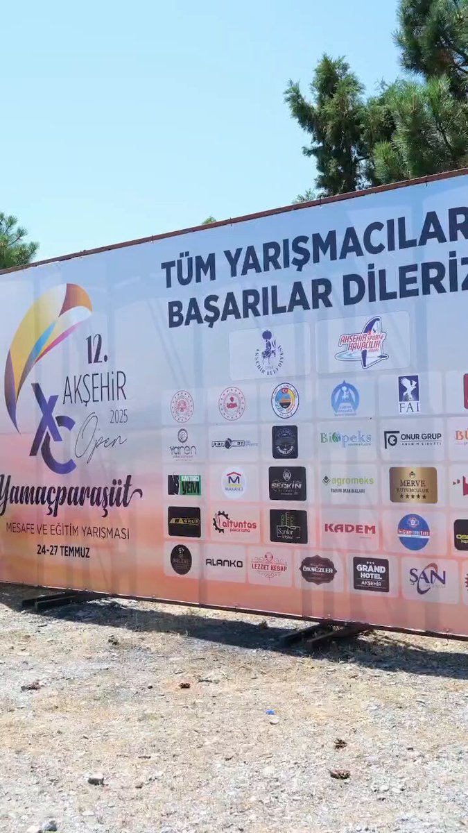 Akşehir Semalarında Yamaç Paraşütü Coşkusu: 40 Yarışmacı Gökyüzünde Buluştu