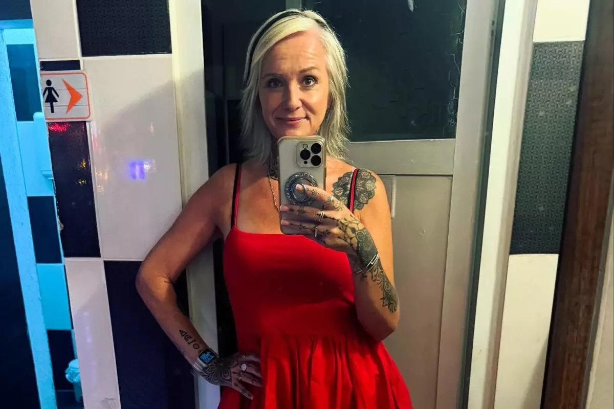 Ünlü Komedyen Cerys Nelmes İstanbul'da Hırsızlık Suçlamasıyla Gözaltına Alındı