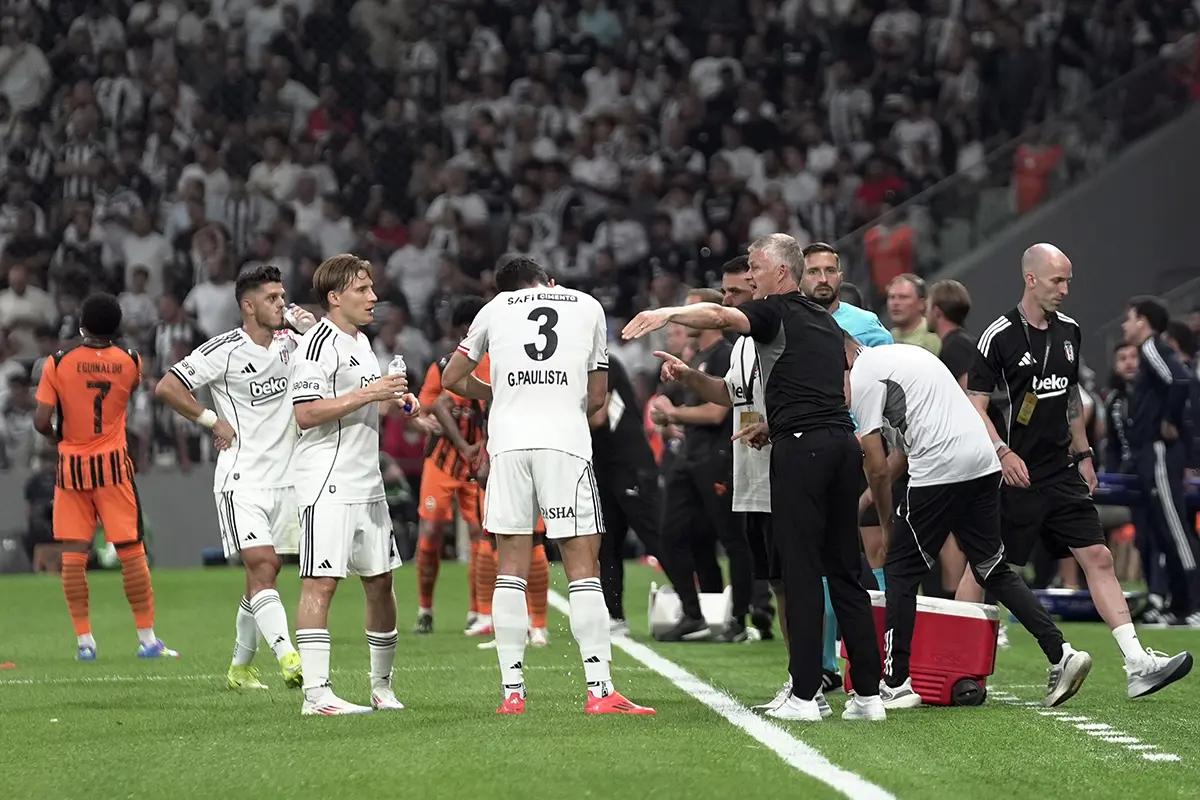 Beşiktaş'ta Şok Ayrılık Kararı: Yıldız Futbolcu Gemileri Yaktı