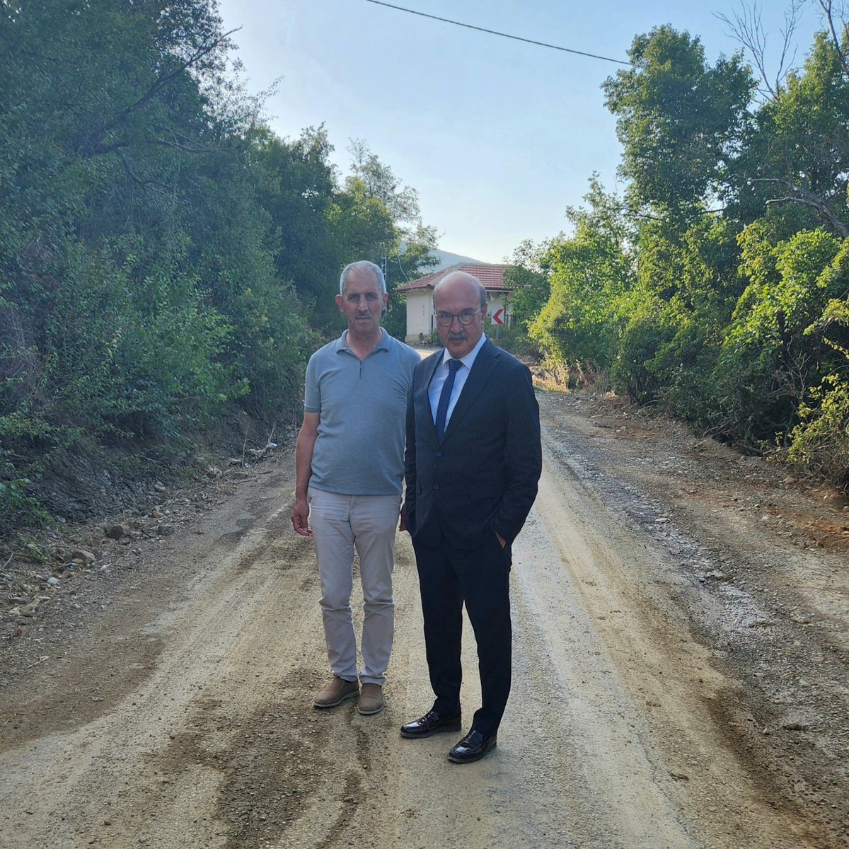 Akşehir'de Meyve Bahçesi Arası Yollara Satıh Kaplama Çalışması Başlıyor
