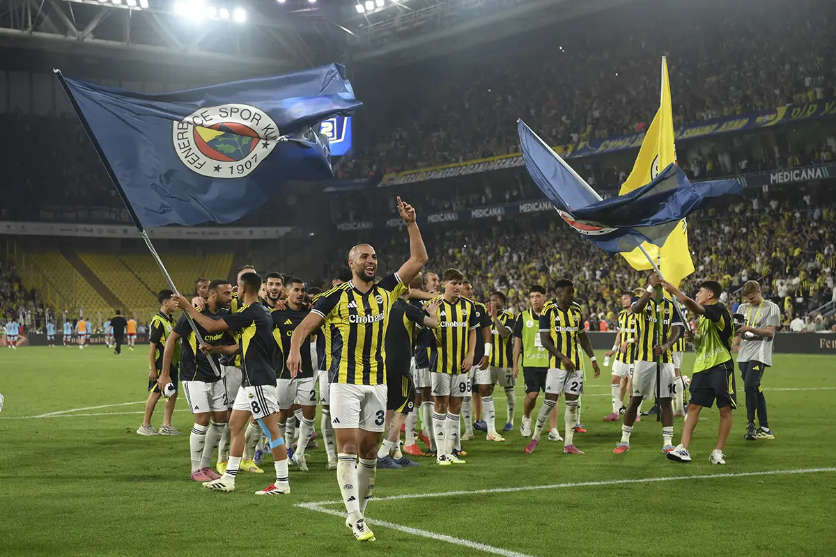 Fenerbahçe, Kadıköy'de Feyenoord'a Karşı Zorlu Maç Yaşadı